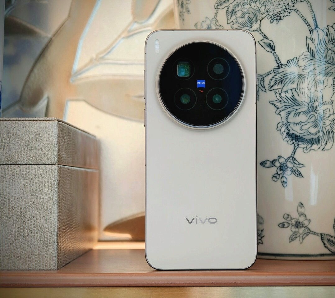 200MP Telephoto Camera vivo x 300 pro 